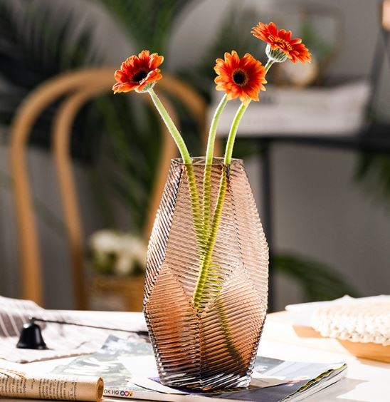 Vase Design en Métal Effy 39cm Marron - Paris Prix Vase Design en Métal Effy 39cm Marron - Paris Prix