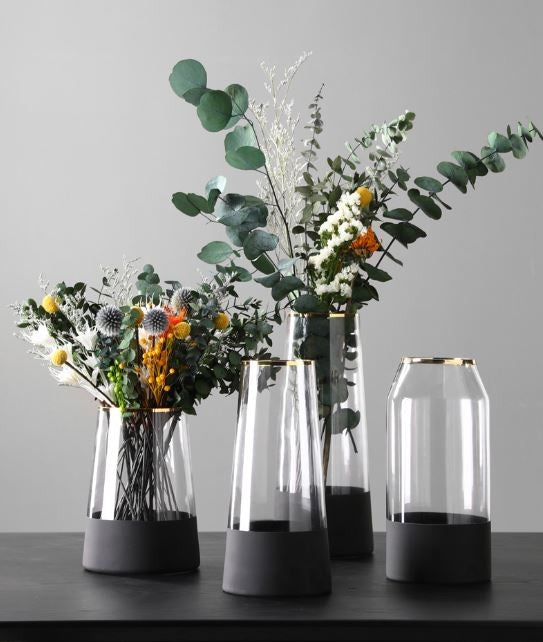 Vase en verre avec fond noir et bordure doré, D9xH30CM