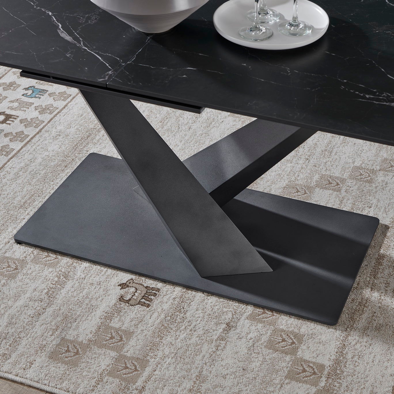 Table à manger extensible avec plateau en céramique noire 160/200x90xH76CM RUBY