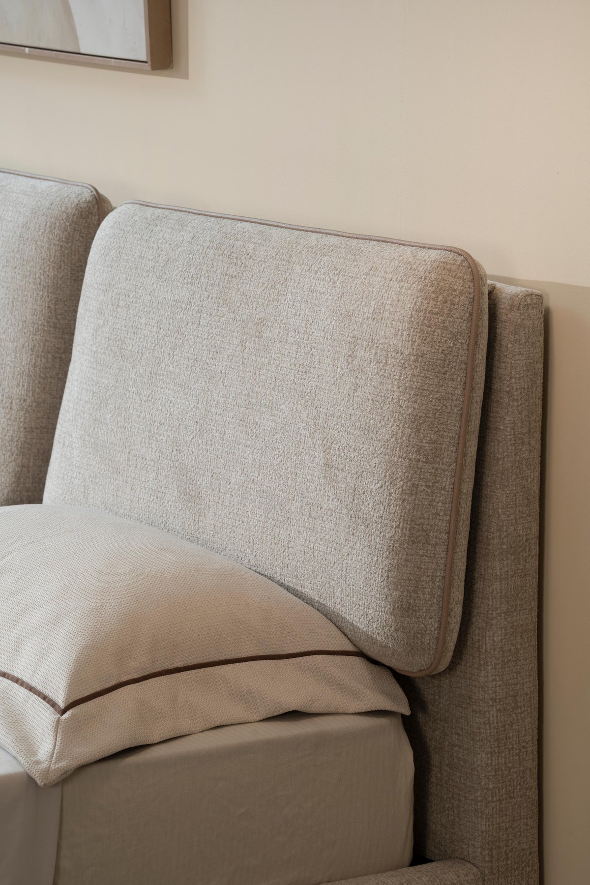 Lit en tissu anti tache - RIHAN