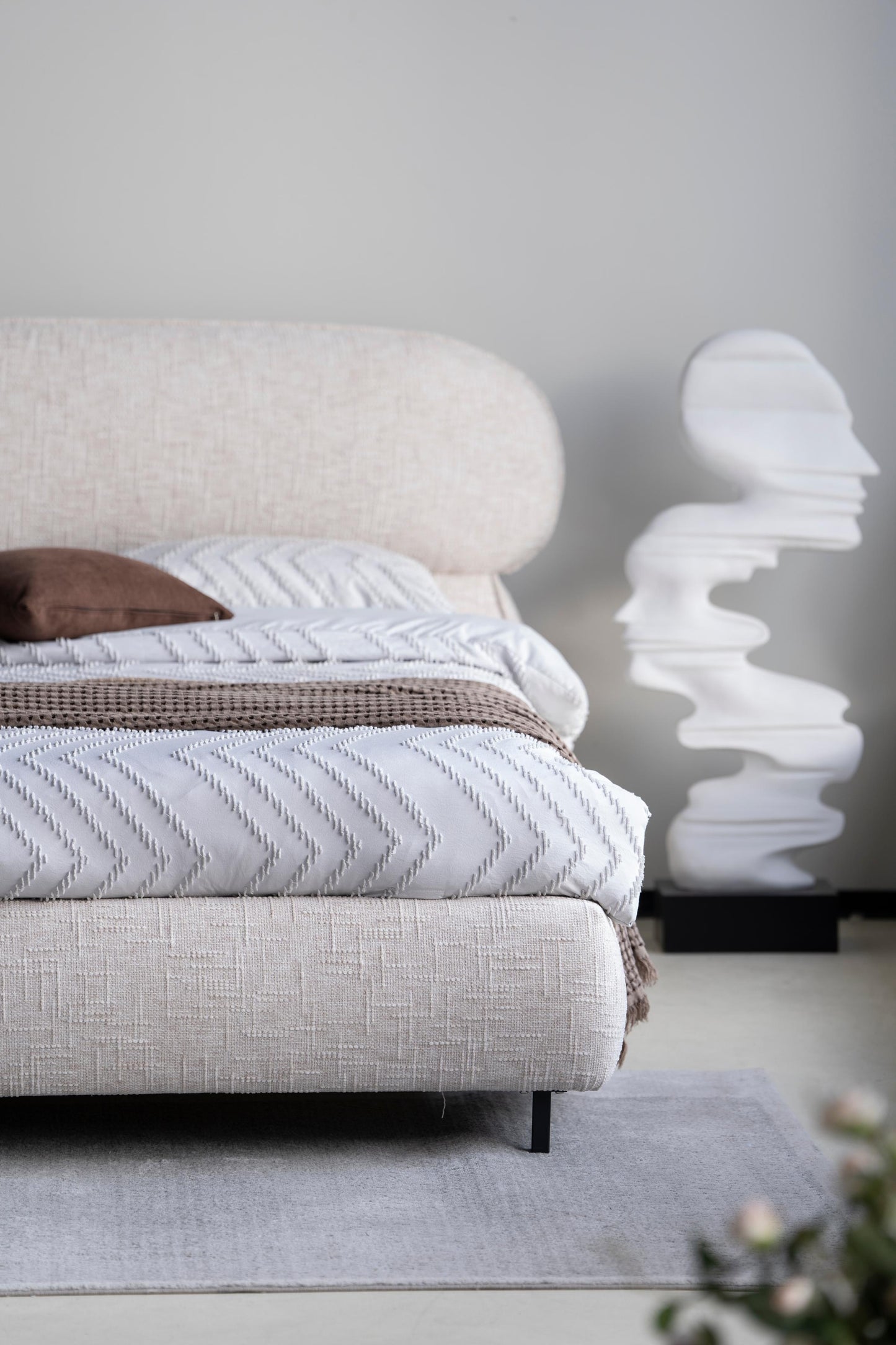 Lit en tissu avec sommier inclus Emilie