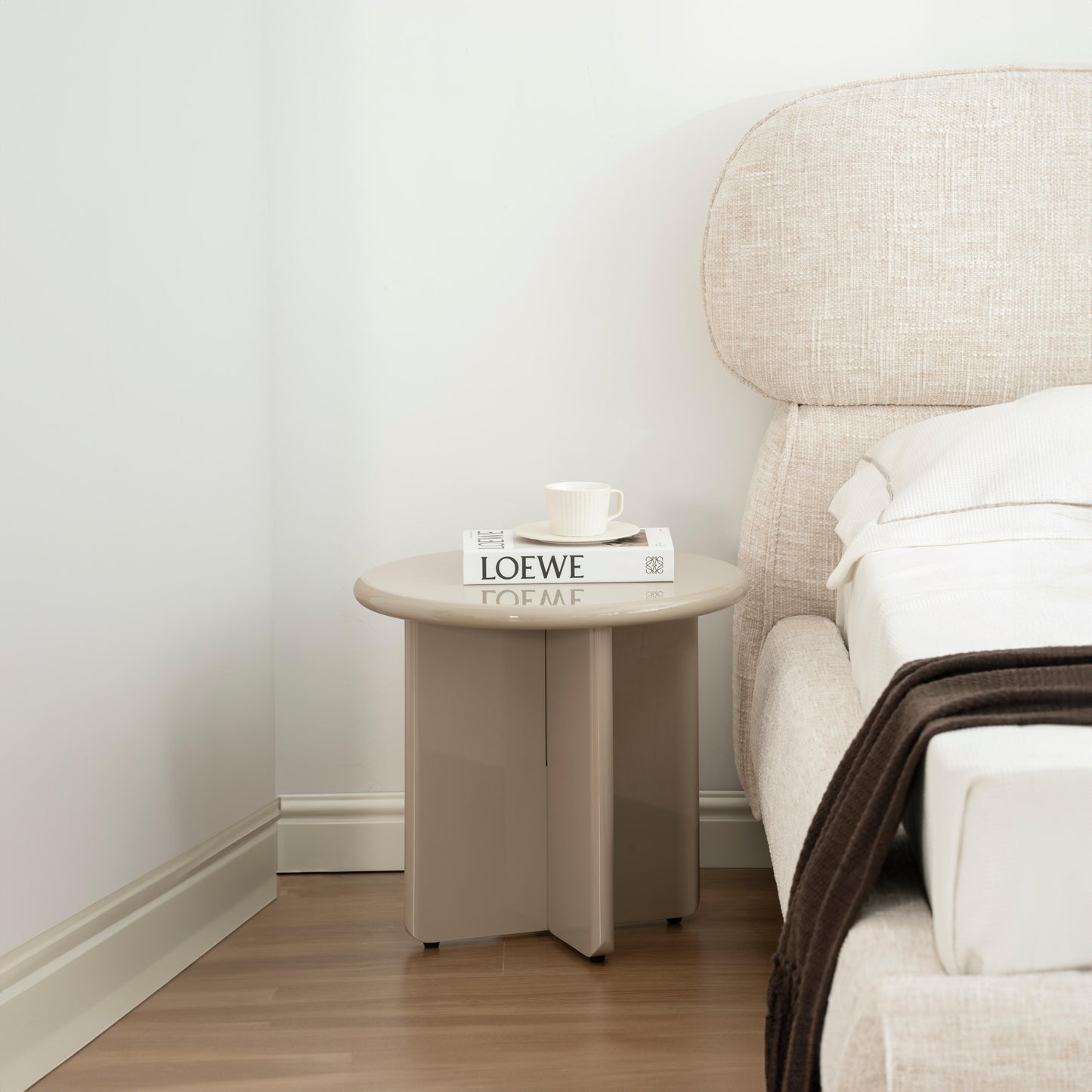 Lit en tissu avec sommier inclus Emilie