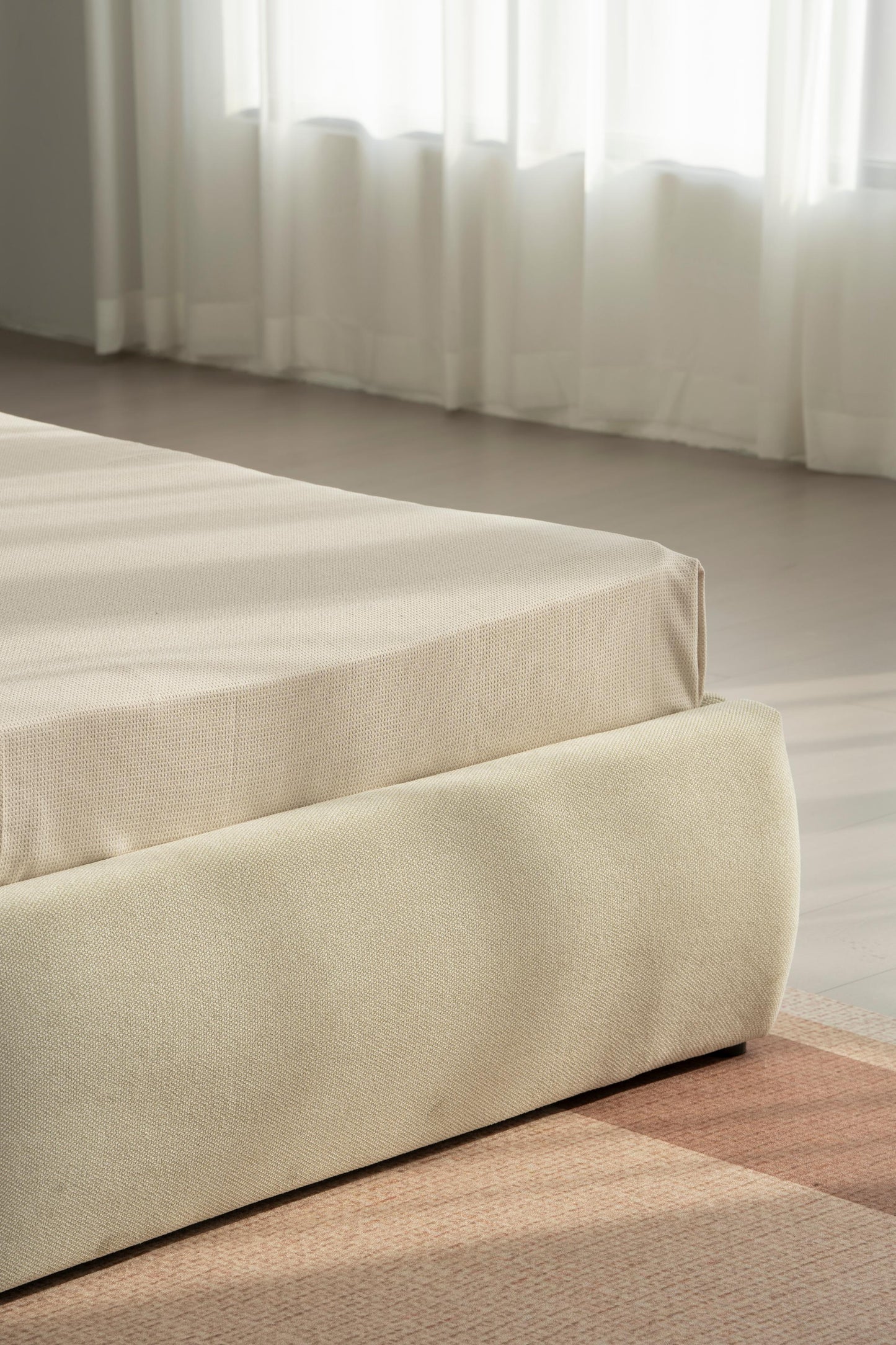 Lit en tissu avec sommier inclus Vernon