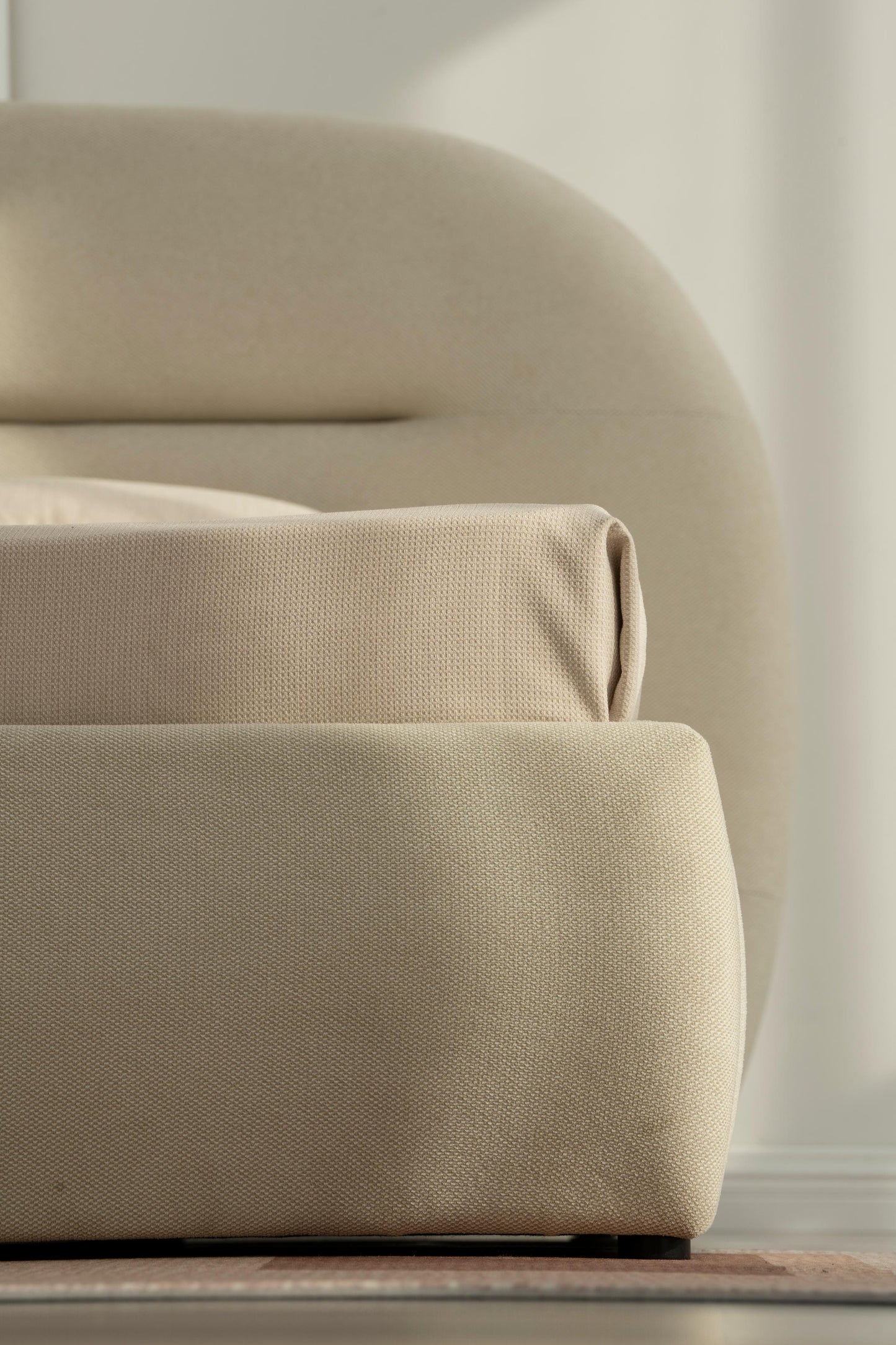 Lit en tissu avec sommier inclus Vernon